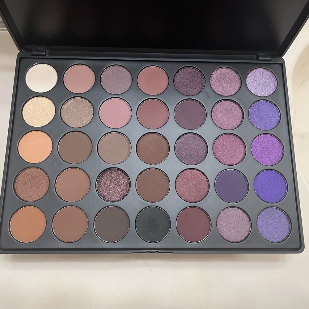 Morphe cosmetics purple eyeshadow palette